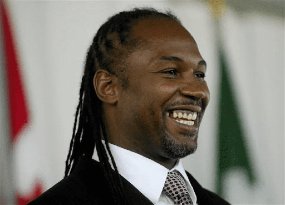 Lennox Lewis Unleashes a Jaw-Dropping Revelation, Rocking the Current Heavyweight Era to its Core! Featured