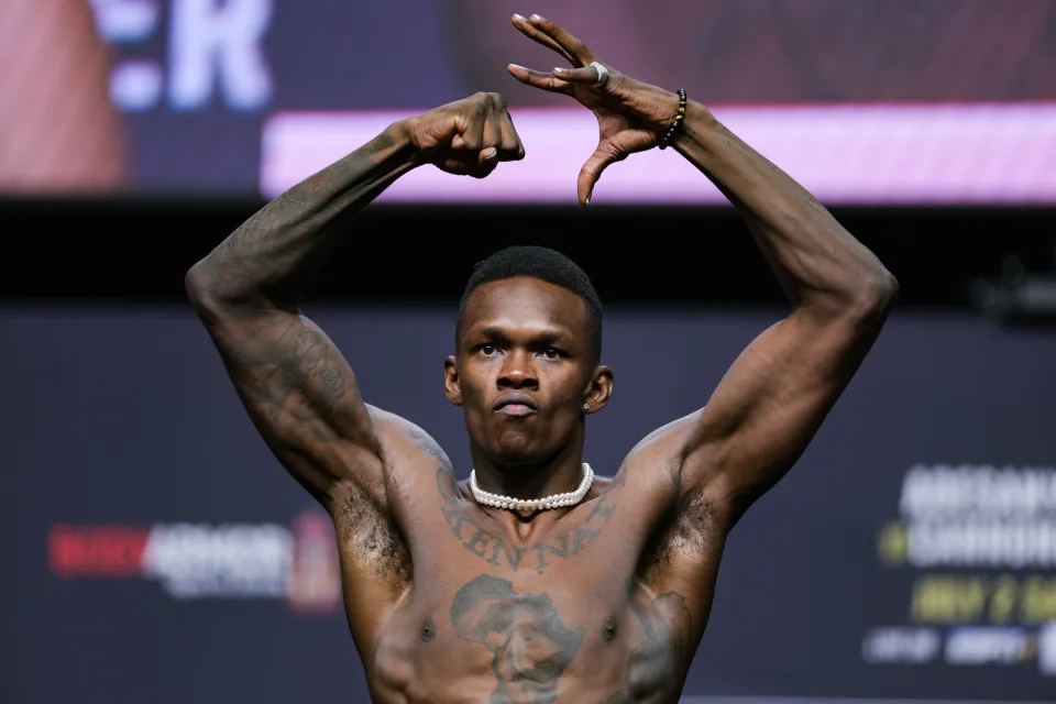 Adesanya Promises To Beat Strickland With Ease